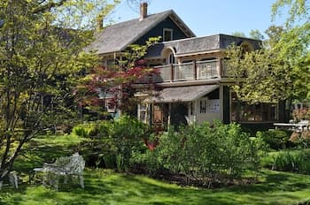 Holman's Heritage Suites