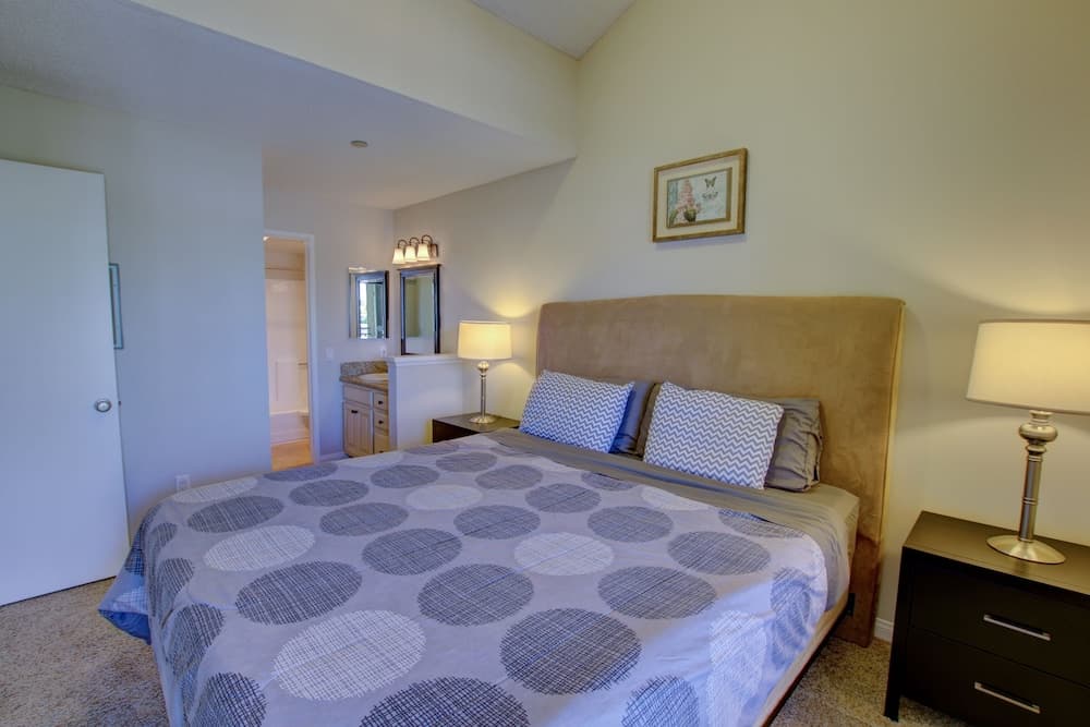 Sunshine Suites at Hillcrest