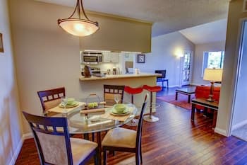 Sunshine Suites at Hillcrest