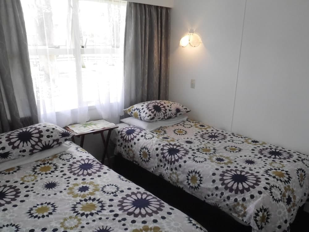 Raglan Palm Beach Motel