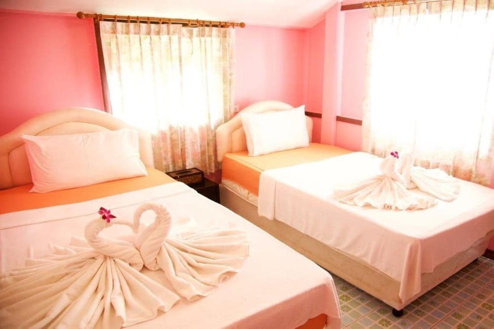 Poohbar Resort & Lotusdive