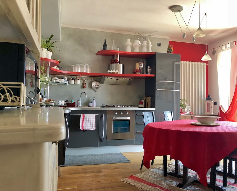 Appartamento Vista Lago Red & Grey