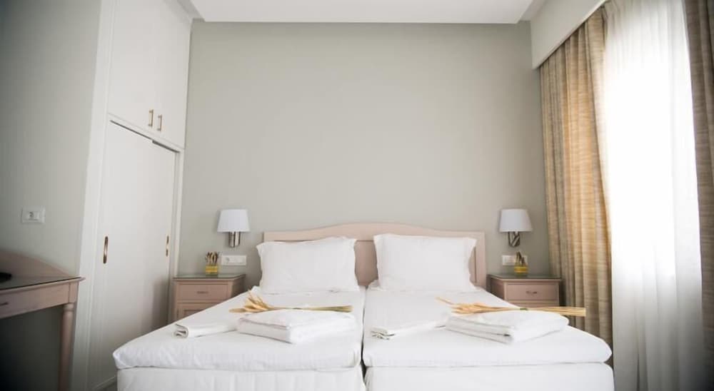 Maria Plomari Apartments