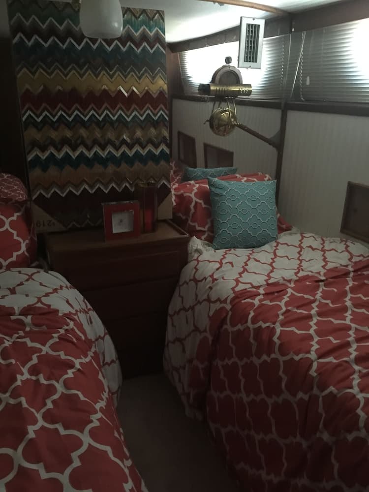 Classic Yacht Rentals at FloraBama