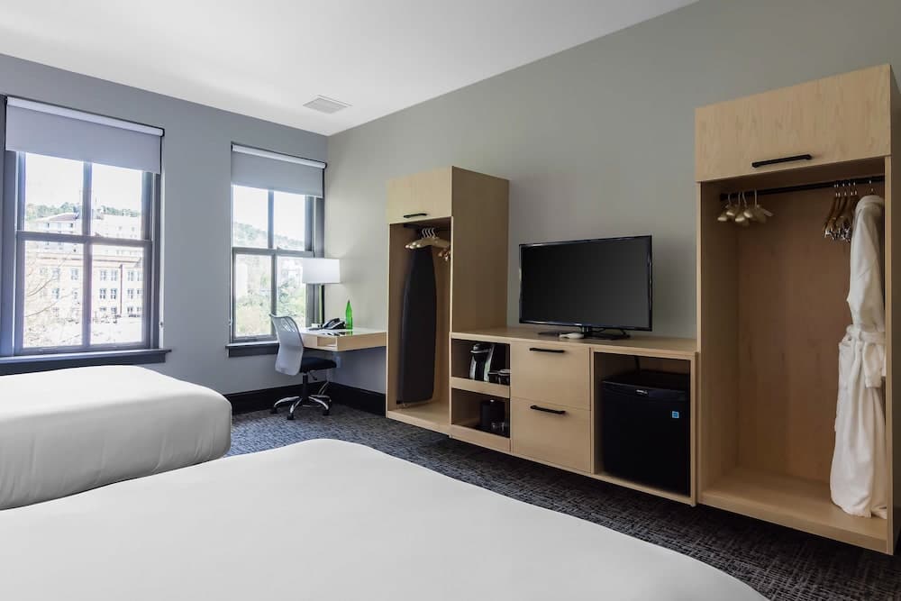 The Waters Hot Springs, Tapestry Collection by Hilton