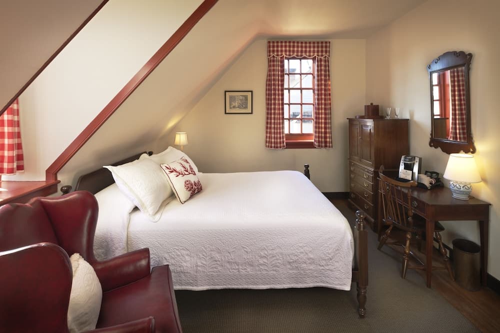 Colonial Houses, an Official Colonial Williamsburg Hotel