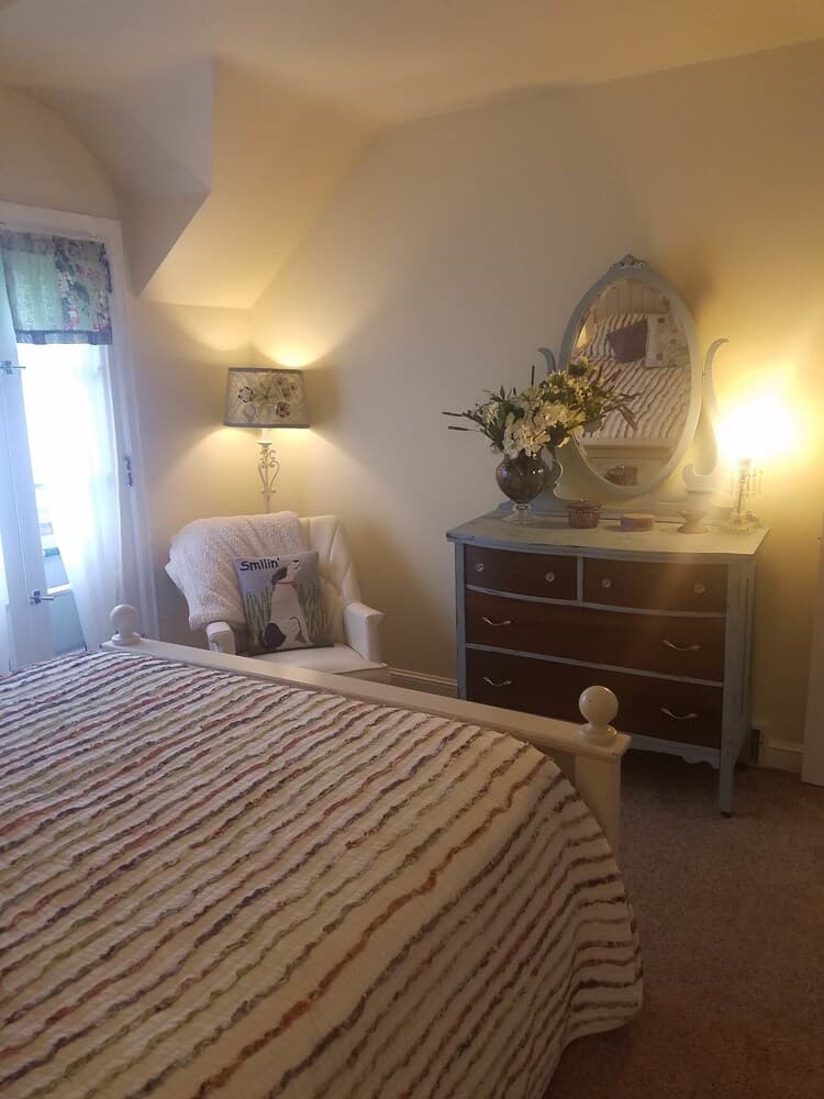 Contented Cottage Bed and Breakfast