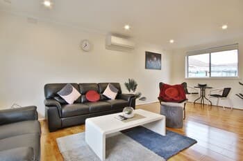 Ivy Units Glen Waverley