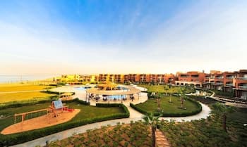 Byoum Lakeside Hotel