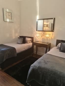 Robert The Bruce Apartment