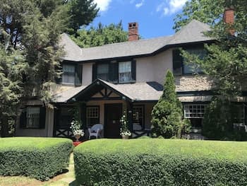 Pinecrest Bed & Breakfast