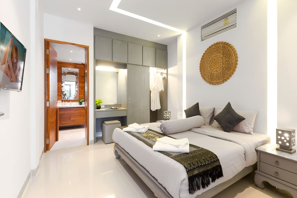 Karon Beach Pool Villa