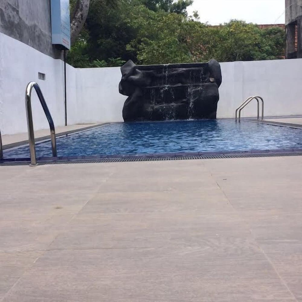 Mahakumara White House Hotel