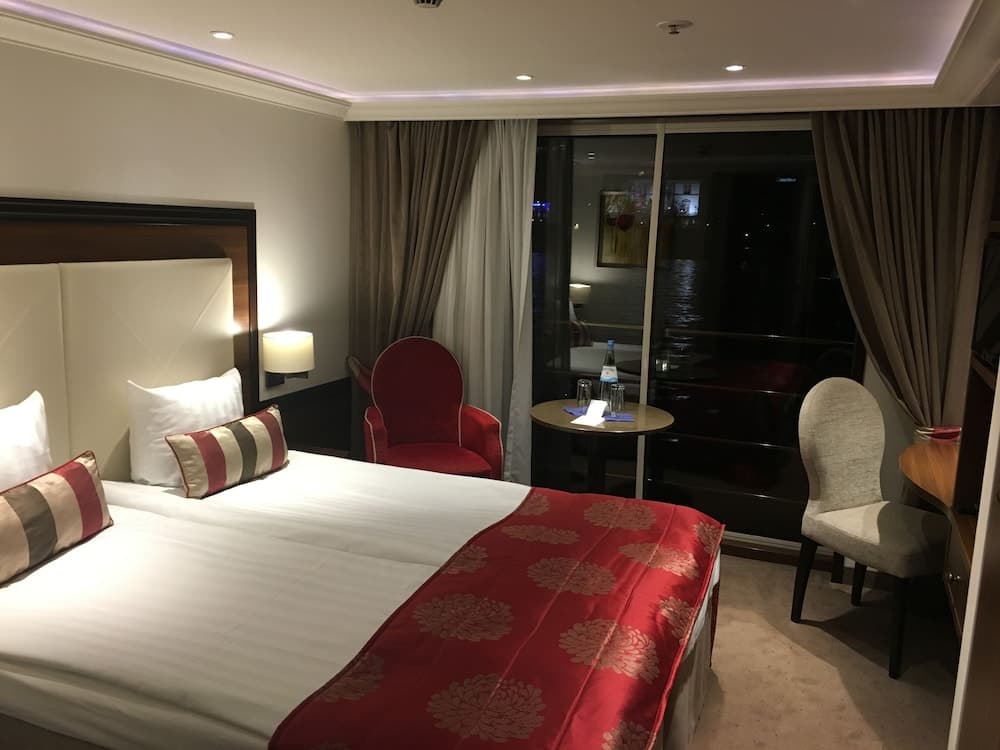 Select MS William Shakespeare - Düsseldorf