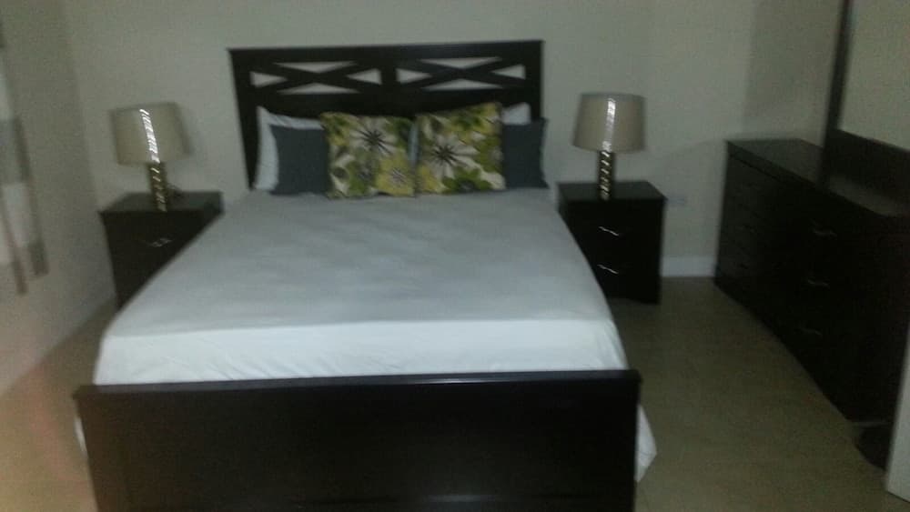 New Kingston Guest Apt at Sonoma Estate