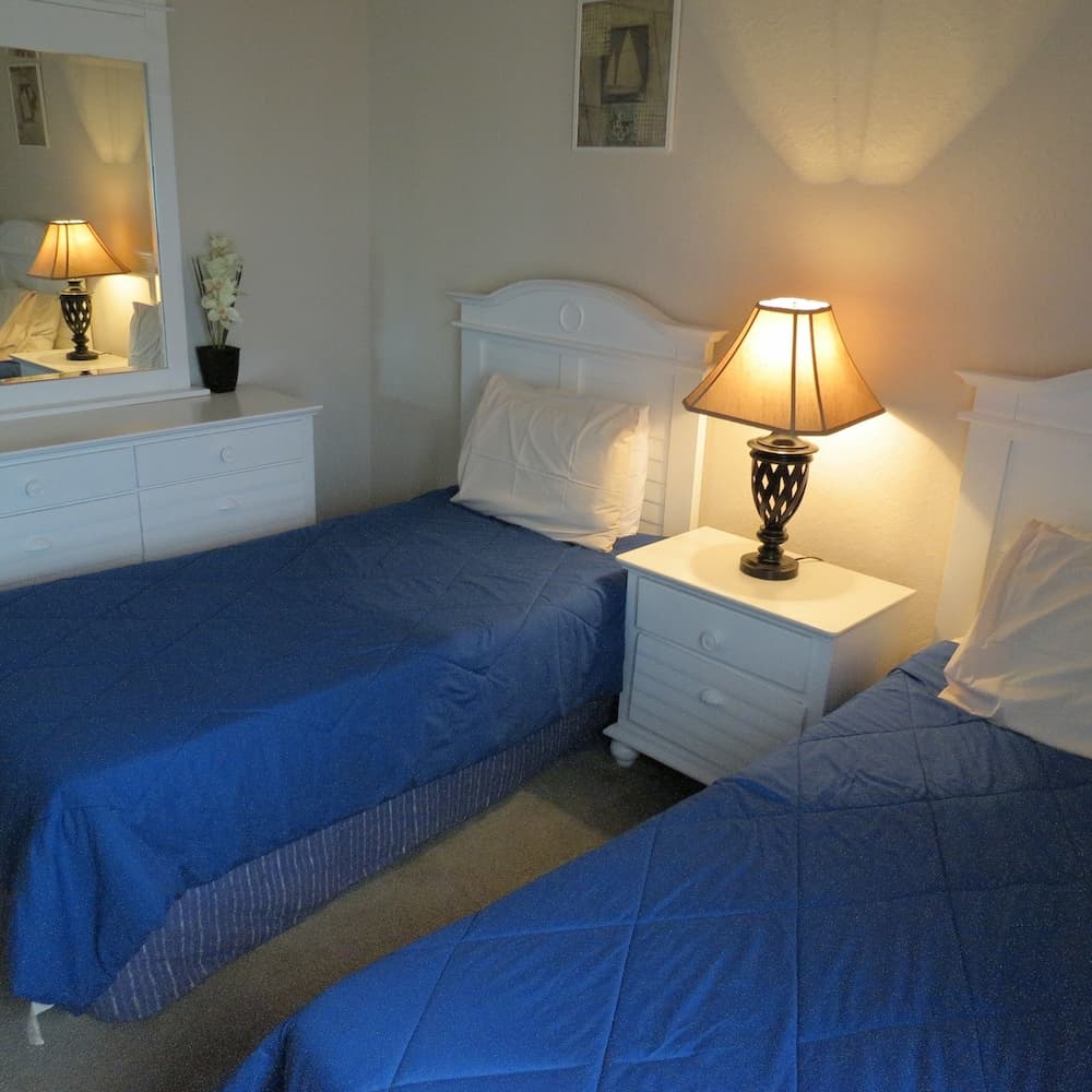 Deluxe Pool Homes by SVV