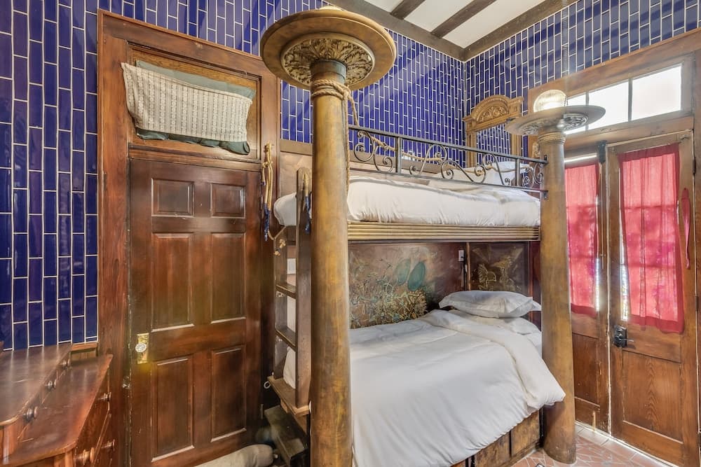 Royal Barracks Guest House