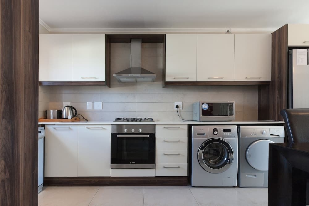 Quayside 301 by CTHA