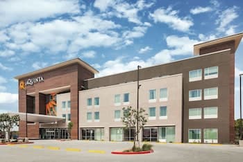 La Quinta Inn & Suites by Wyndham McAllen La Plaza Mall