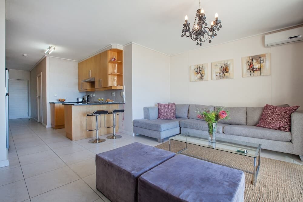 Dockside 905 by CTHA