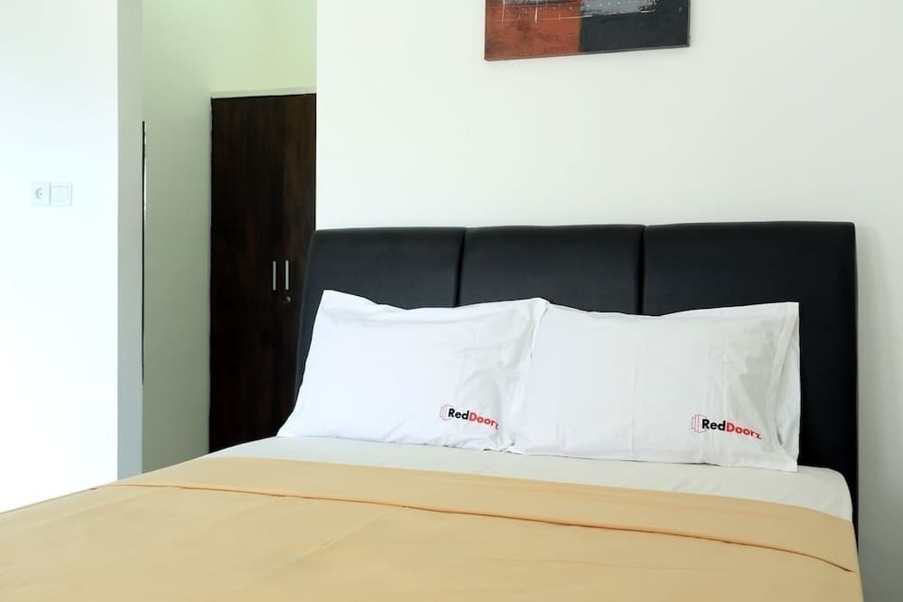 RedDoorz @ Raya Seminyak