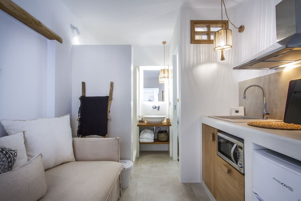 Athina Studios & Suites