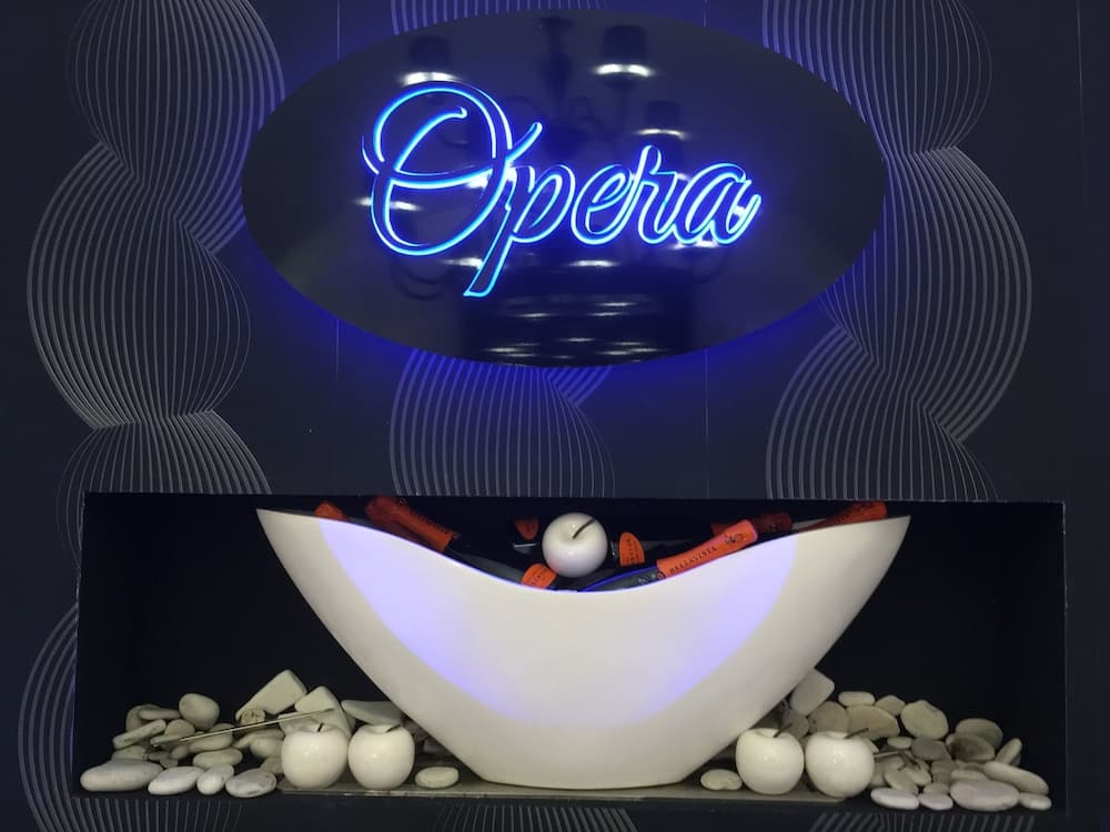 Bed & Breakfast Opera