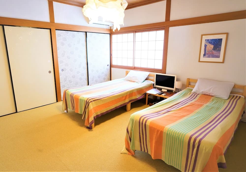 Takamatsu guesthouse akane