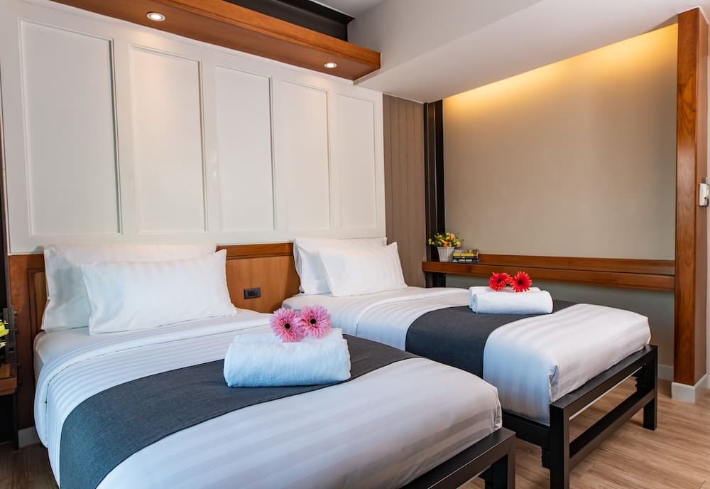 Dang Derm in The Park Khaosan