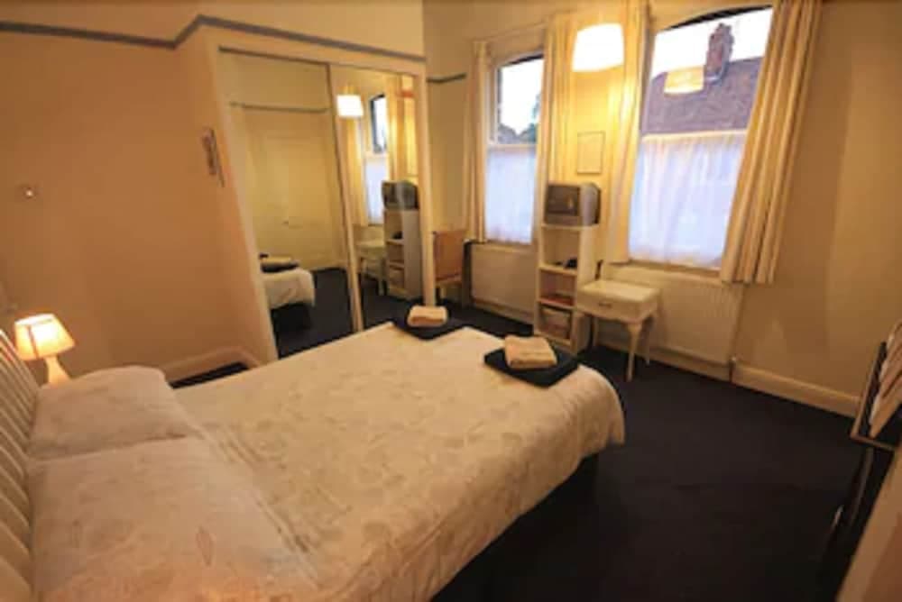 Number 34 Bed and Breakfast