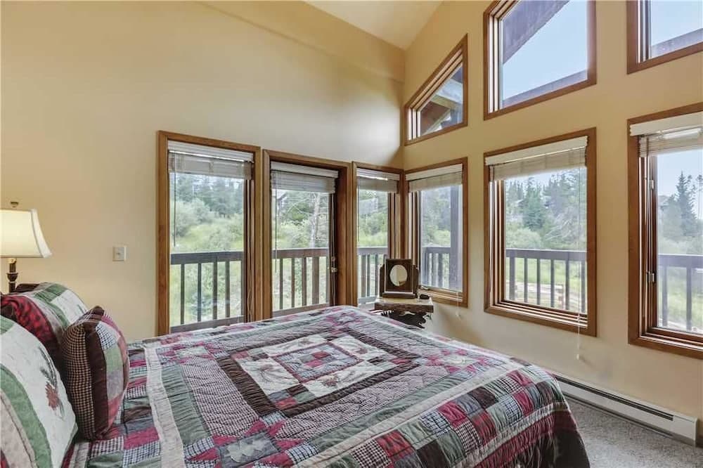 TYRA SKI IN OUT 4 BR Condo