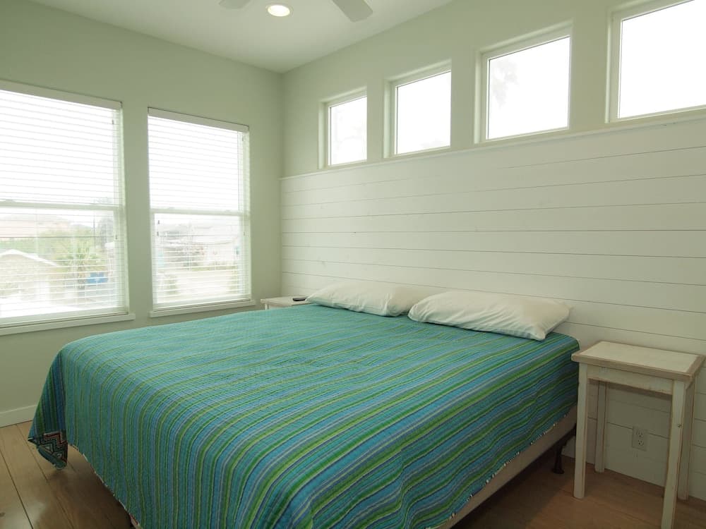 Beach Club Clubhouse 1