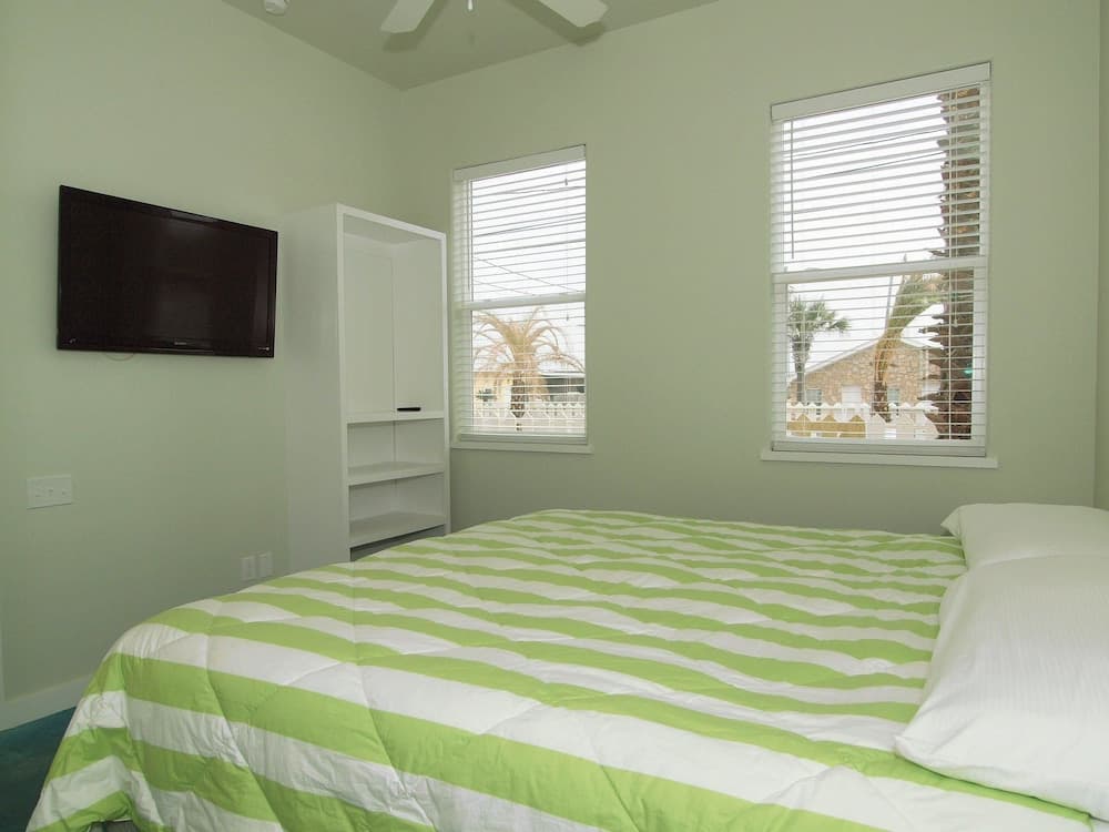 Beach Club Clubhouse 3