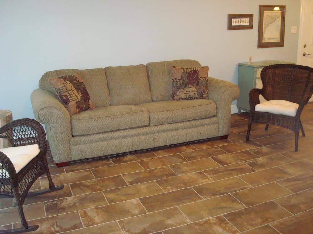 Fun in the Sun 102BH