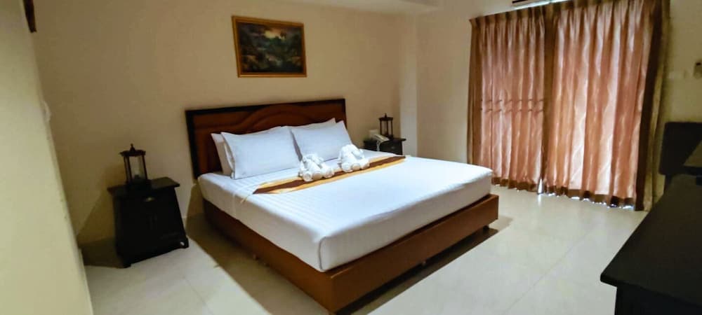 Rayong Lanna Hotel