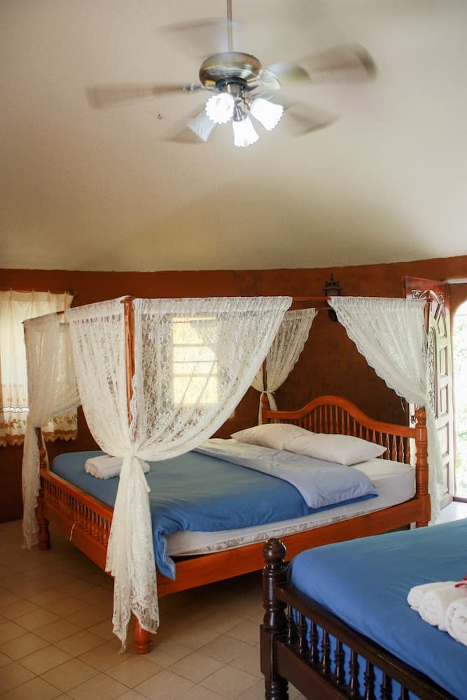 Baandin Huaiphung Resort