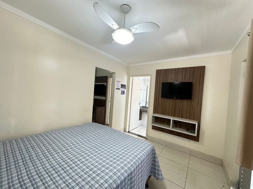 Lacqua DiRoma II Via Caldas