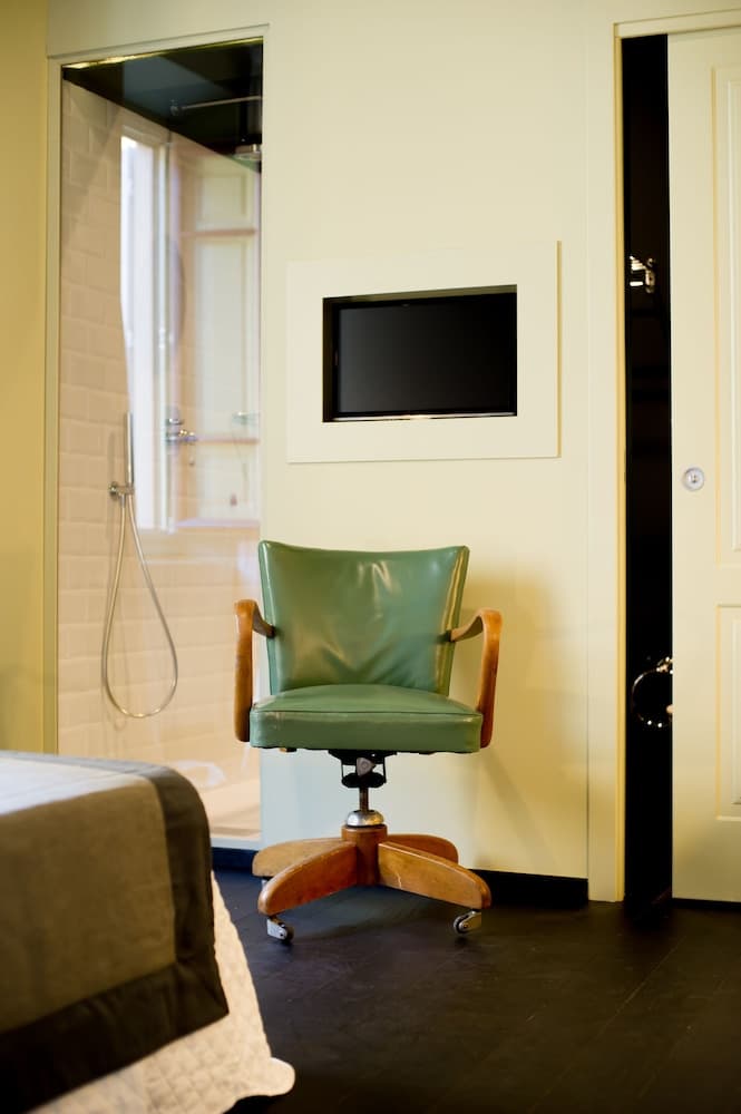 Arnobio Florence Suites