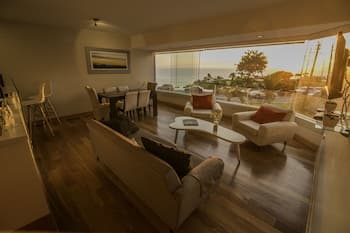 Stylish Ocean View Private Apartment