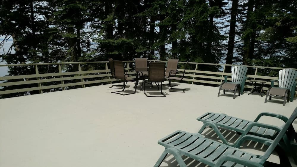 Mutiny Bay Waterfront House