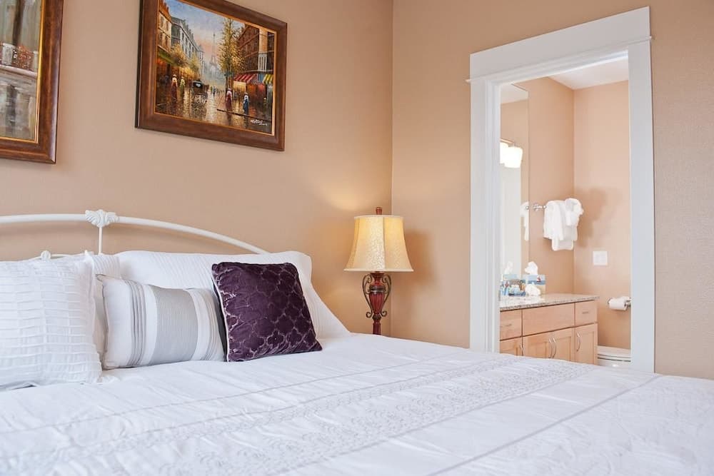 Keystone Vacation Rentals - Pacific Escape Condo