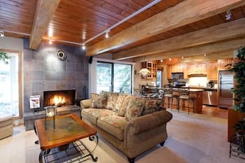 Chateau Eau Claire & Roaring Fork Frias