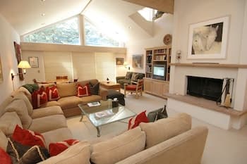 Clarendon by Frias Properties