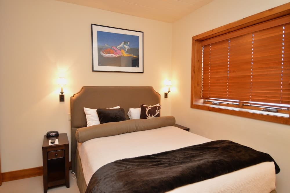 Shadow Mountain by Frias Properties