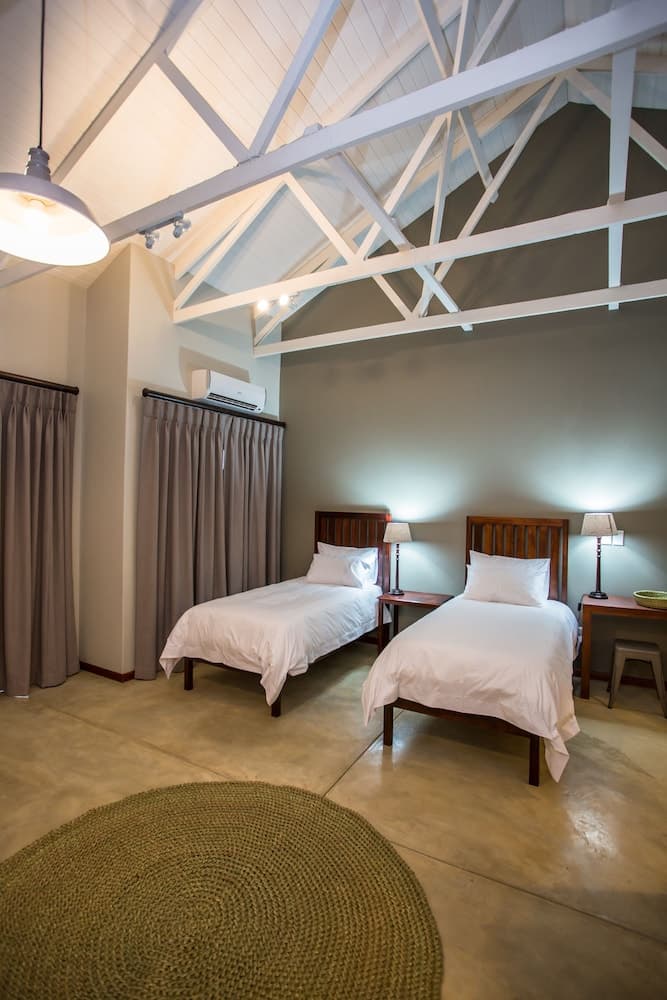 Hamiltons Lodge & Restaurant