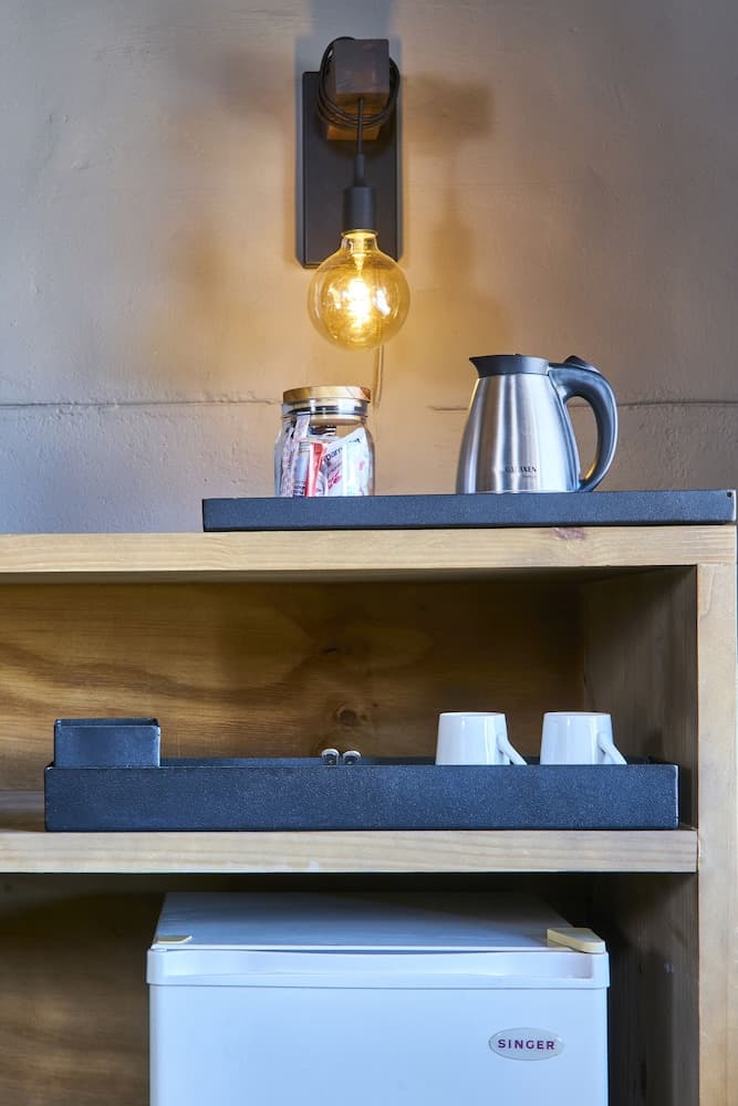 Ai Aiba - The Rockpainting Lodge