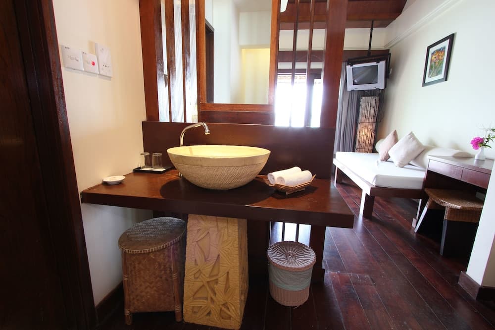 Gem Island Resort & Spa