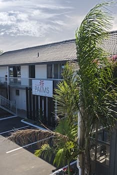 Ellerslie Palms Motel