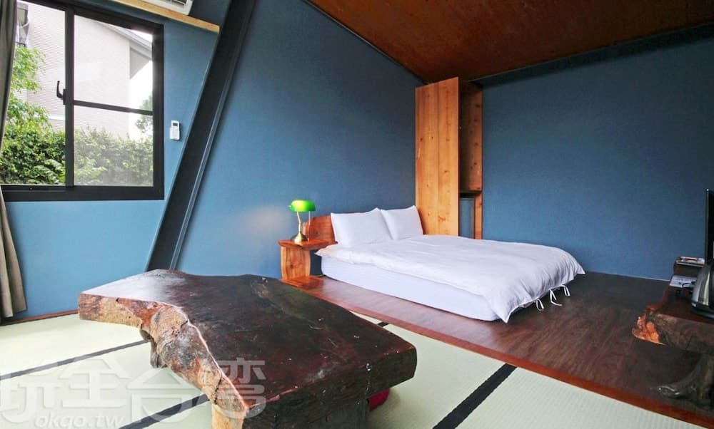 Yue Lake Backpackers