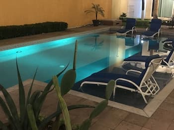 Hotel Meson De La Rivera